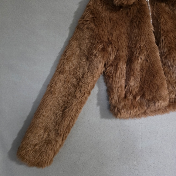 Abercrombie & Fitch Womens Brown Cropped Faux Fur Jacket Size Small - Picture 9 of 12